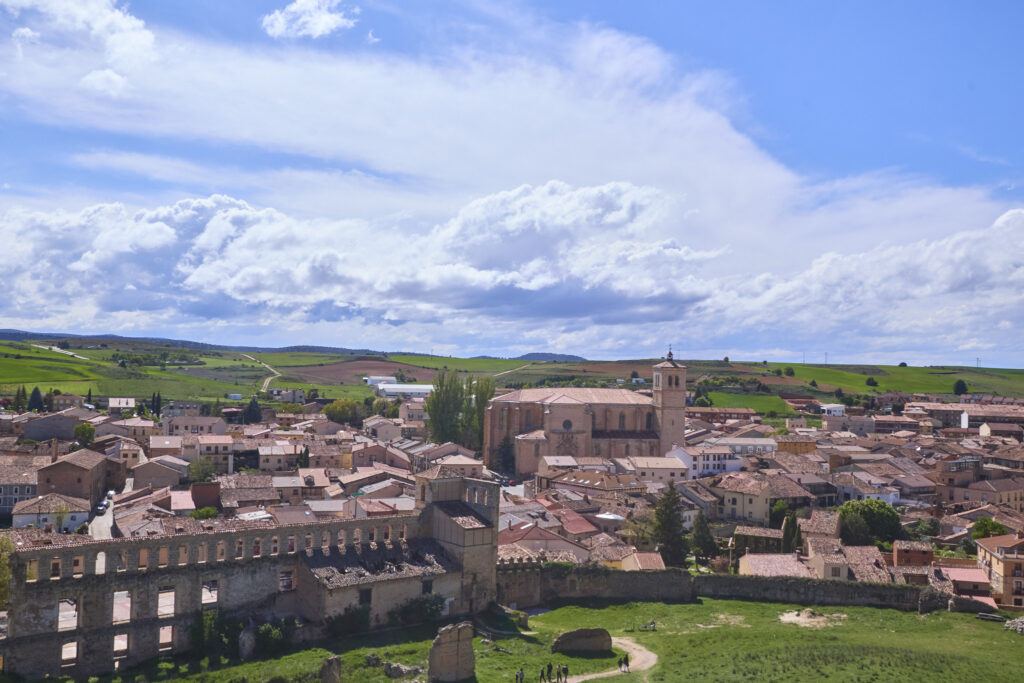 ¡CARRATIERMES  NO NOS QUIERE, VAMOS A BERLANGA! (O EL DILUVIO Y EL LAGARTO)
