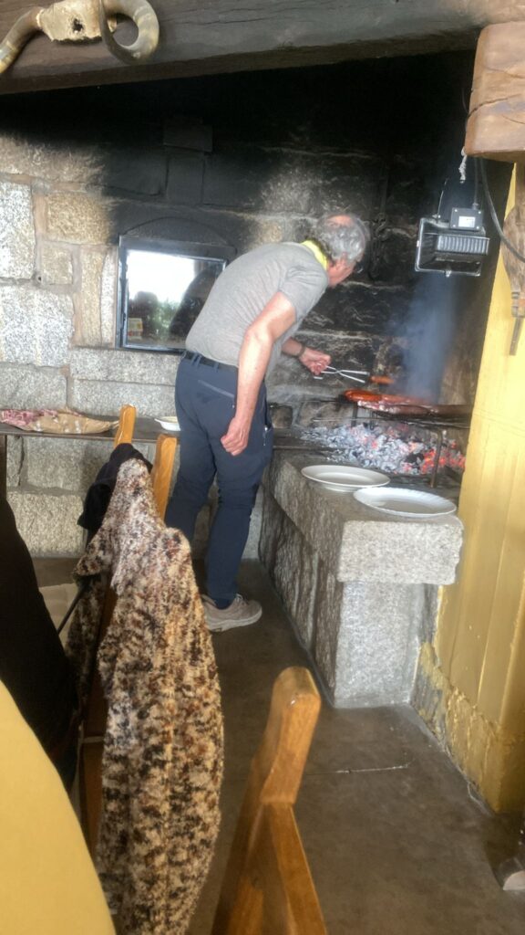 C.A.G.U.E. (CAP&Iacute;TULO ANUAL GENERAL Y UNIVERSAL EDUTOURSIANO), COMO PREVISTO.